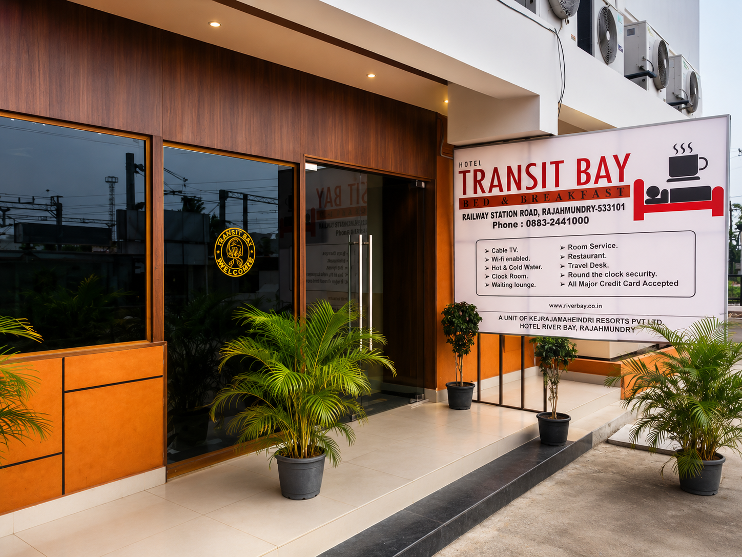 Hotel Transit Bay
