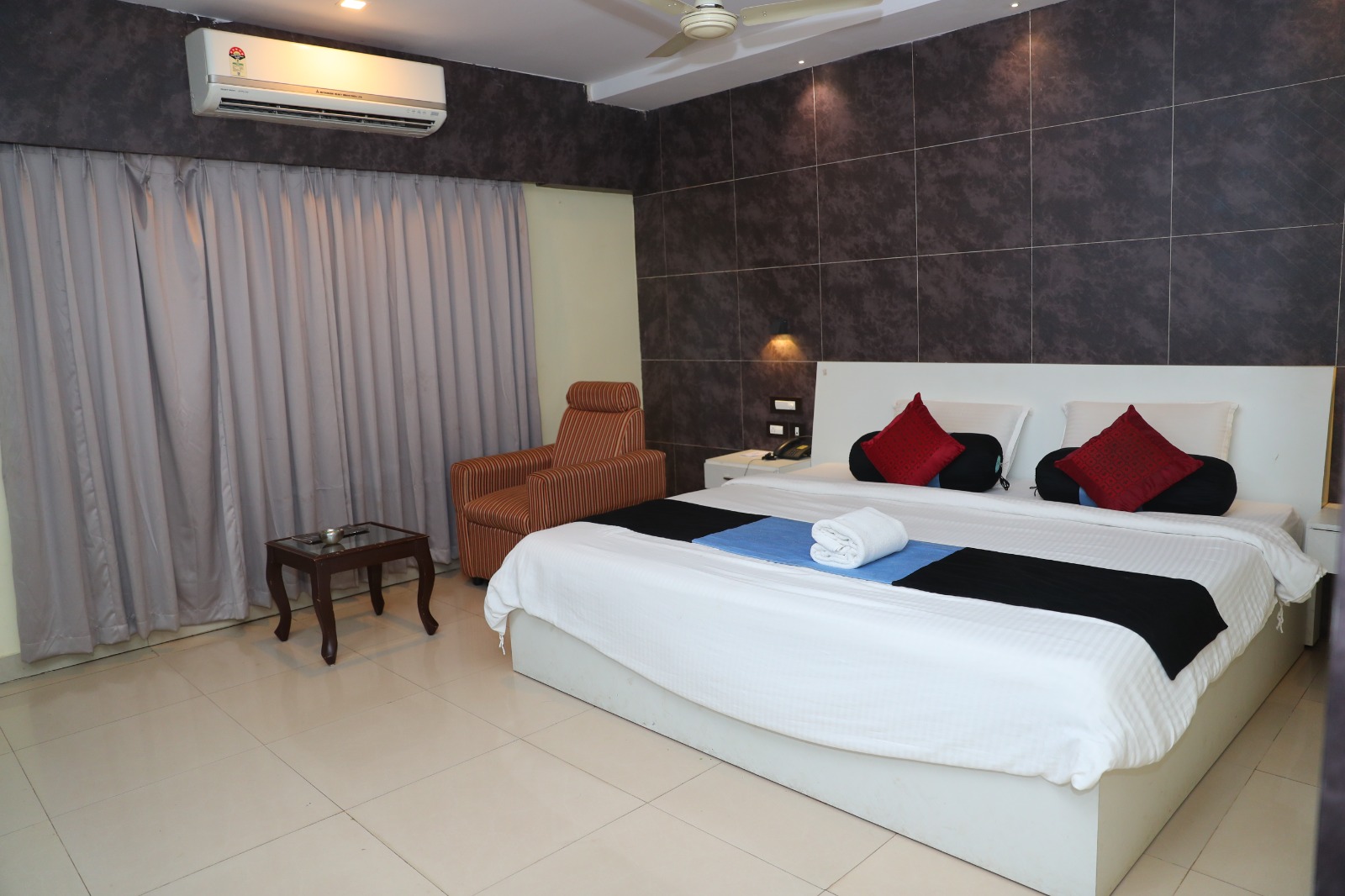 Classic room at River Bay Resorts — view 2