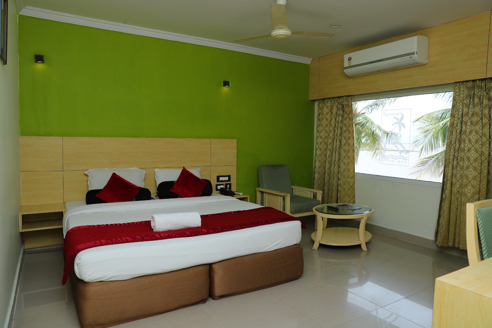 Riverfront Deluxe room at River Bay Resorts